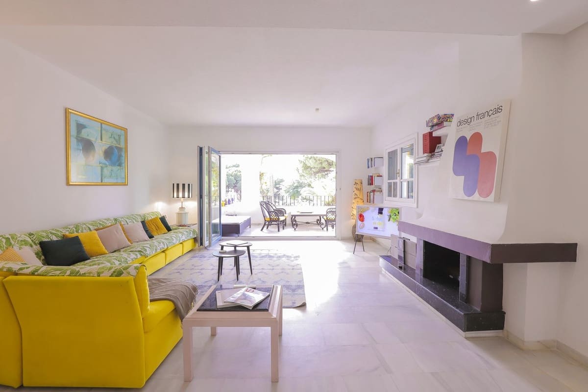 3 chambre Appartement à vendre à Cabopino avec piscine - 1 050 000 € (Ref: 9402688)