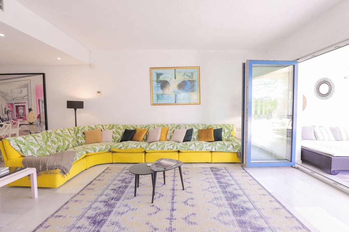 3 chambre Appartement à vendre à Cabopino avec piscine - 1 050 000 € (Ref: 9402688)