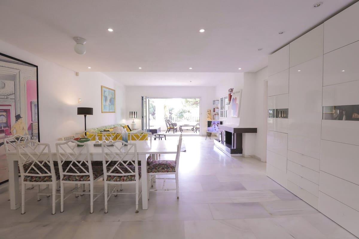 3 chambre Appartement à vendre à Cabopino avec piscine - 1 050 000 € (Ref: 9402688)