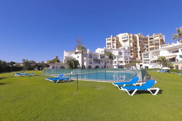 3 chambre Appartement à vendre à Cabopino, Marbella avec piscine - 1 050 000 € (Ref: 9402688)