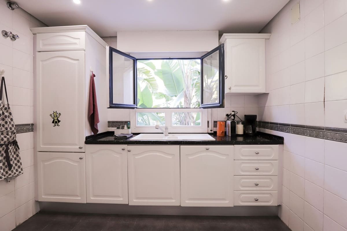 3 chambre Appartement à vendre à Cabopino avec piscine - 1 050 000 € (Ref: 9402688)