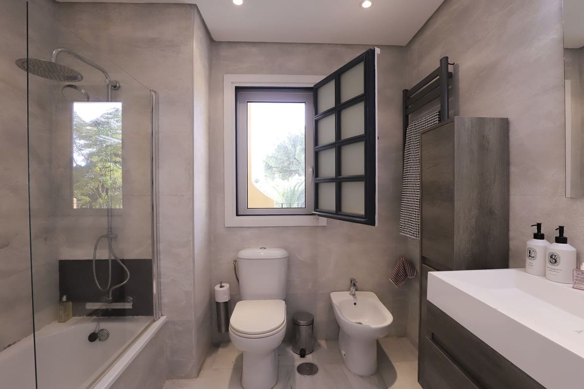 3 chambre Appartement à vendre à Cabopino avec piscine - 1 050 000 € (Ref: 9402688)