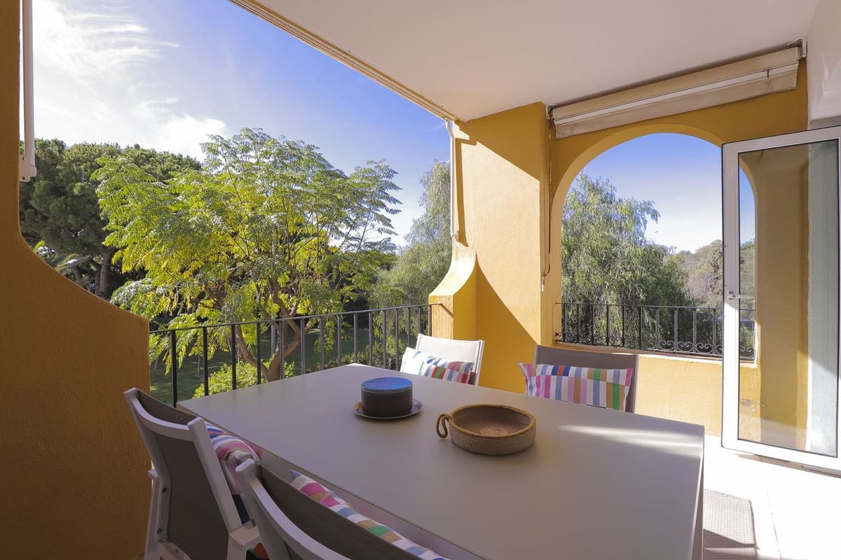 3 chambre Appartement à vendre à Cabopino avec piscine - 1 050 000 € (Ref: 9402688)