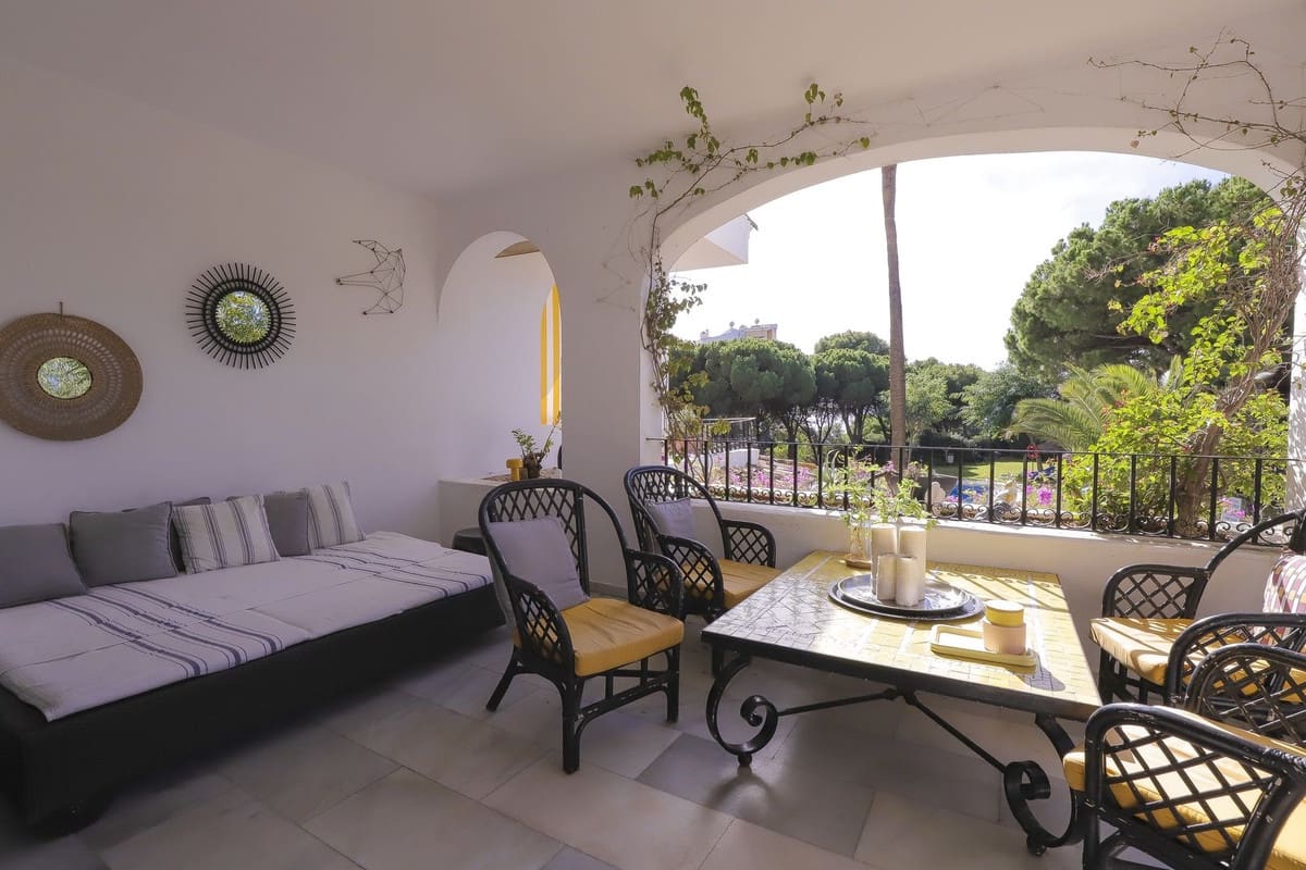 3 chambre Appartement à vendre à Cabopino avec piscine - 1 050 000 € (Ref: 9402688)