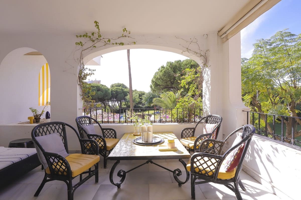 3 chambre Appartement à vendre à Cabopino avec piscine - 1 050 000 € (Ref: 9402688)