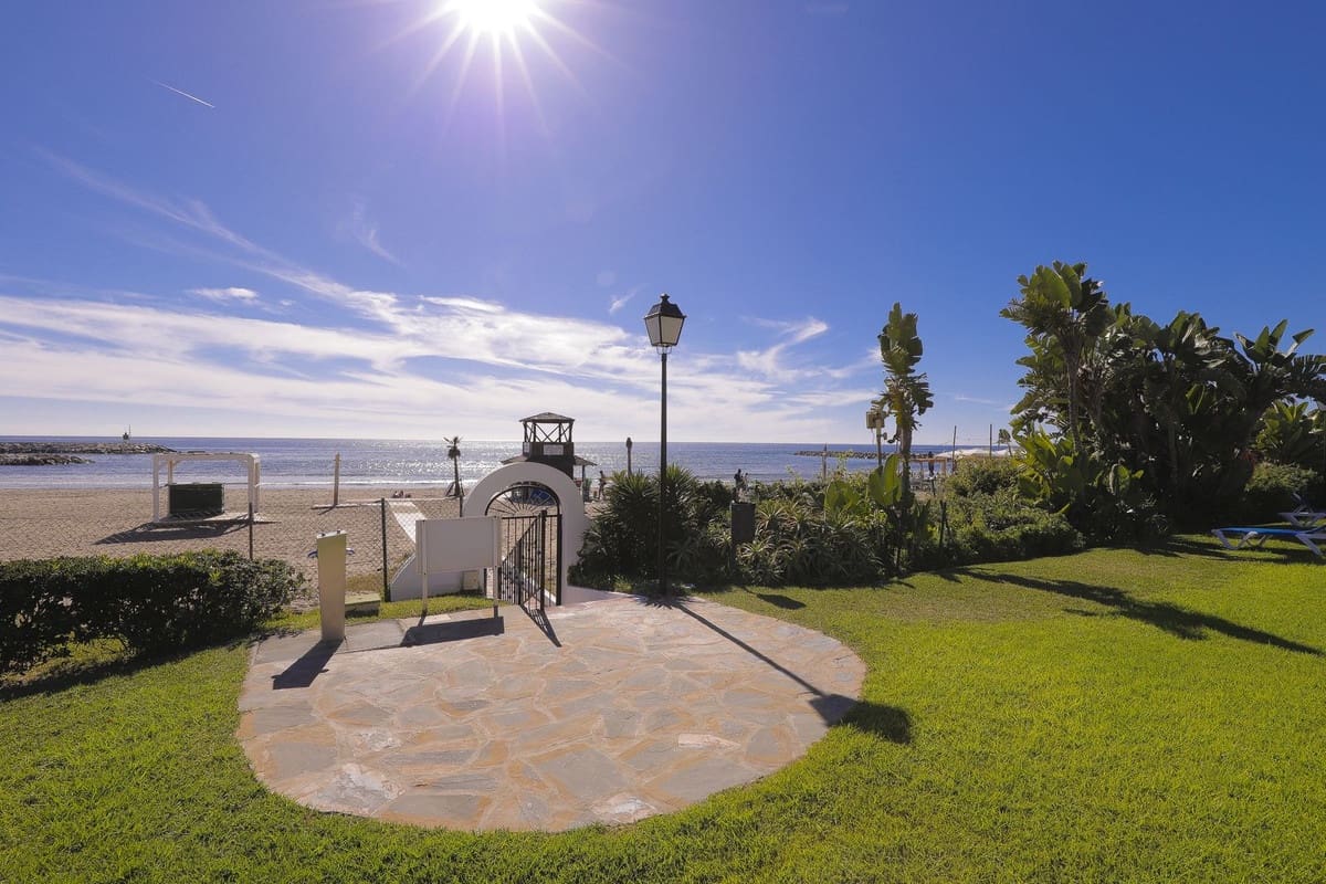 3 chambre Appartement à vendre à Cabopino avec piscine - 1 050 000 € (Ref: 9402688)