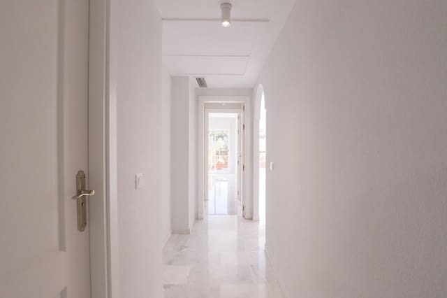 2 sovrum Takvåning till salu i La Reserva, Marbella med pool garage - 349 000 € (Ref: 9438758)