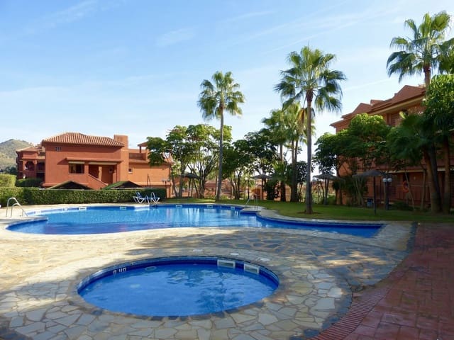 2 soveværelse Lejlighed til salg i La Reserva, Marbella med swimmingpool garage - € 289.000 (Ref: 9444923)