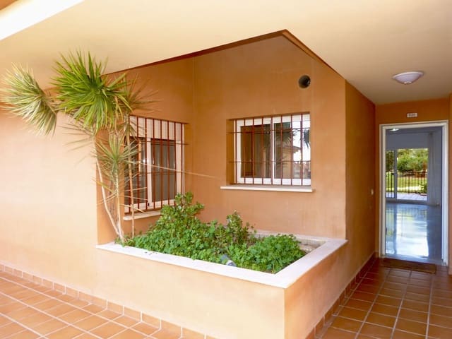 2 soveværelse Lejlighed til salg i La Reserva, Marbella med swimmingpool garage - € 289.000 (Ref: 9444923)