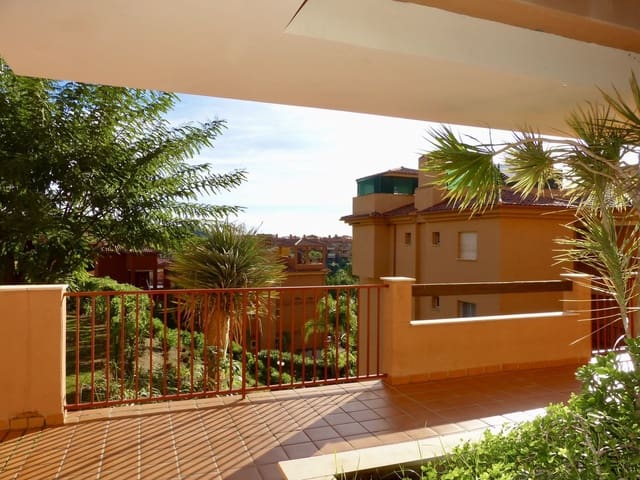 2 soveværelse Lejlighed til salg i La Reserva, Marbella med swimmingpool garage - € 289.000 (Ref: 9444923)