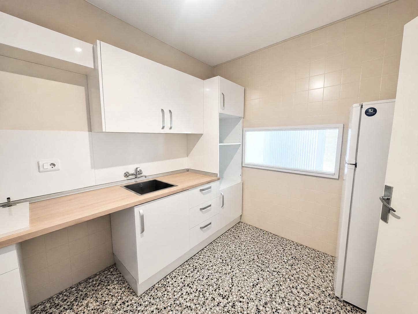 4 bedroom Flat for sale in Carcaixent - € 134,000 (Ref: 10005637)