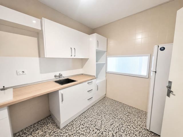 4 bedroom Flat for sale in Carcaixent - € 134,000 (Ref: 10005637)