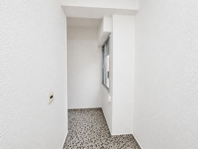 4 bedroom Flat for sale in Carcaixent - € 134,000 (Ref: 10005637)