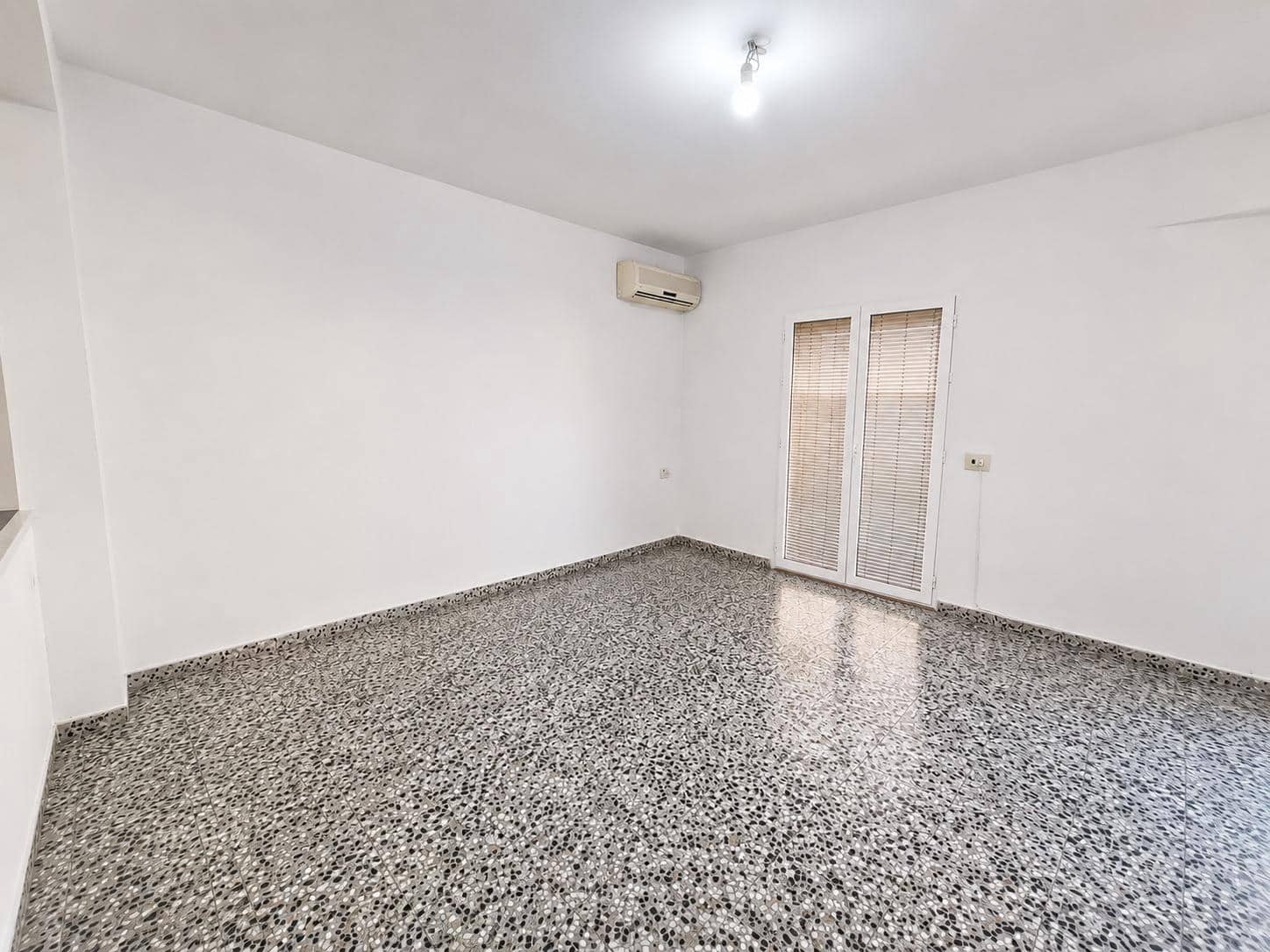 4 bedroom Flat for sale in Carcaixent - € 134,000 (Ref: 10005637)
