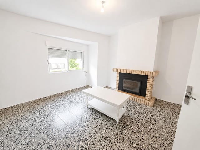4 bedroom Flat for sale in Carcaixent - € 134,000 (Ref: 10005637)