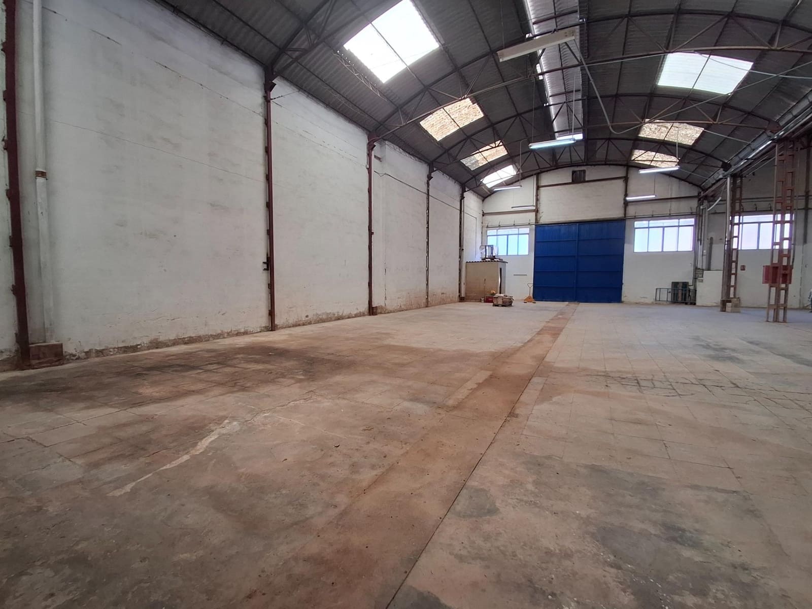 Business for sale in Algemesi - € 550,000 (Ref: 10017530)