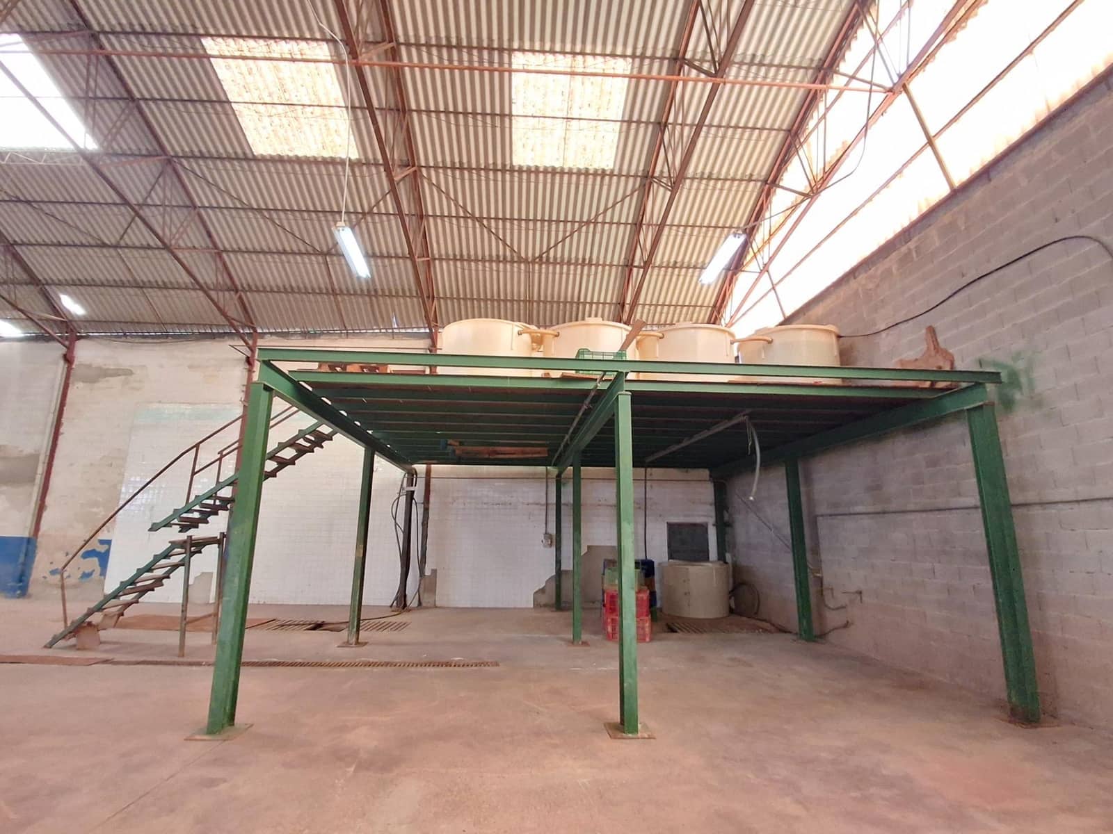 Business for sale in Algemesi - € 550,000 (Ref: 10017530)