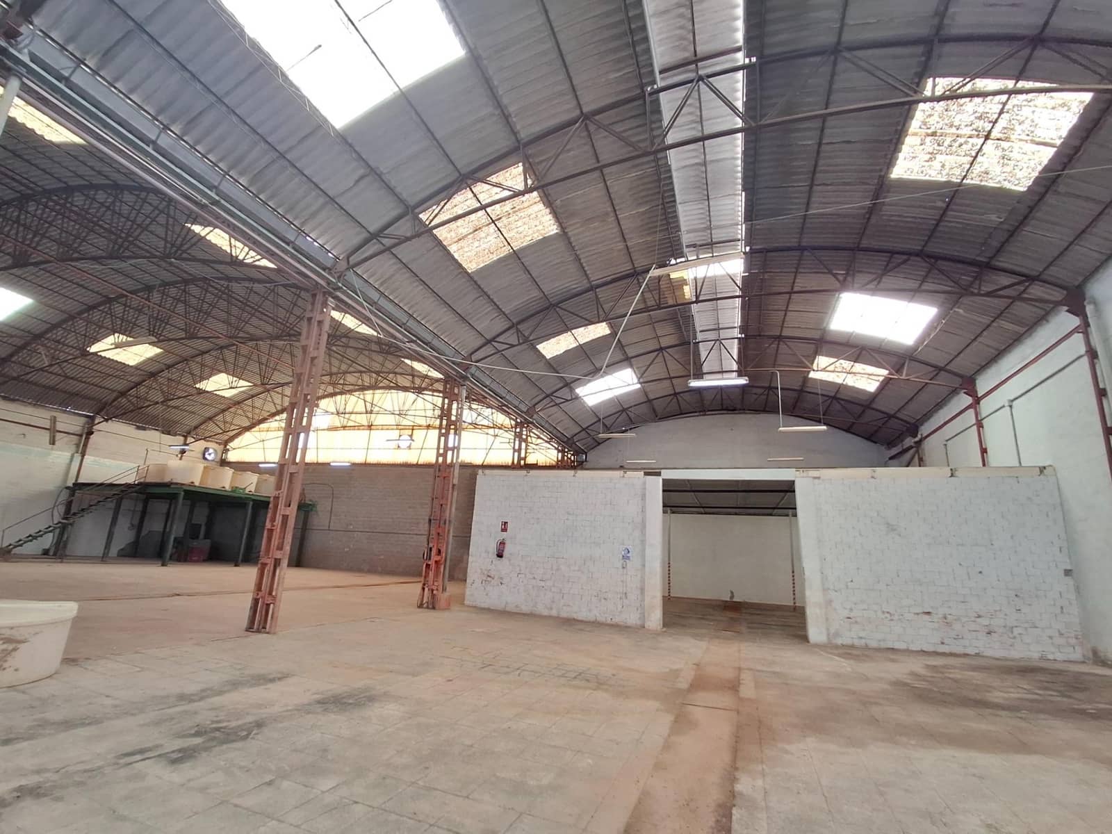 Business for sale in Algemesi - € 550,000 (Ref: 10017530)