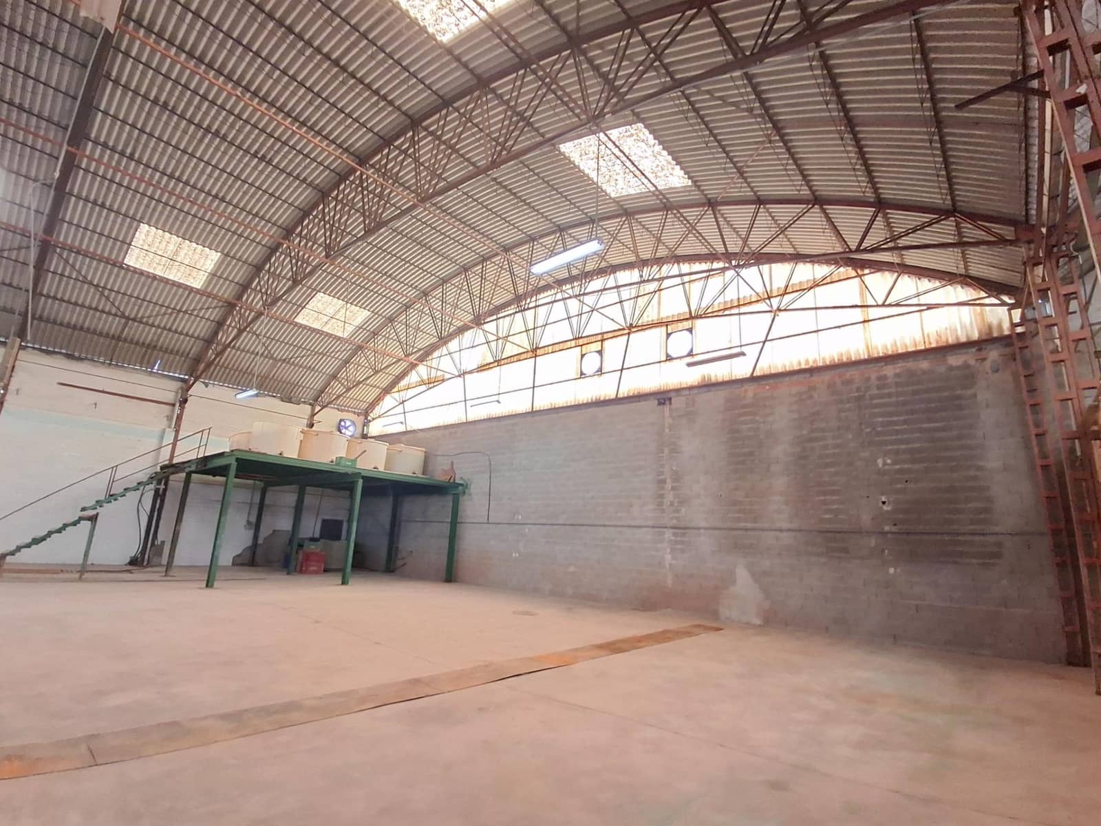 Business for sale in Algemesi - € 550,000 (Ref: 10017530)