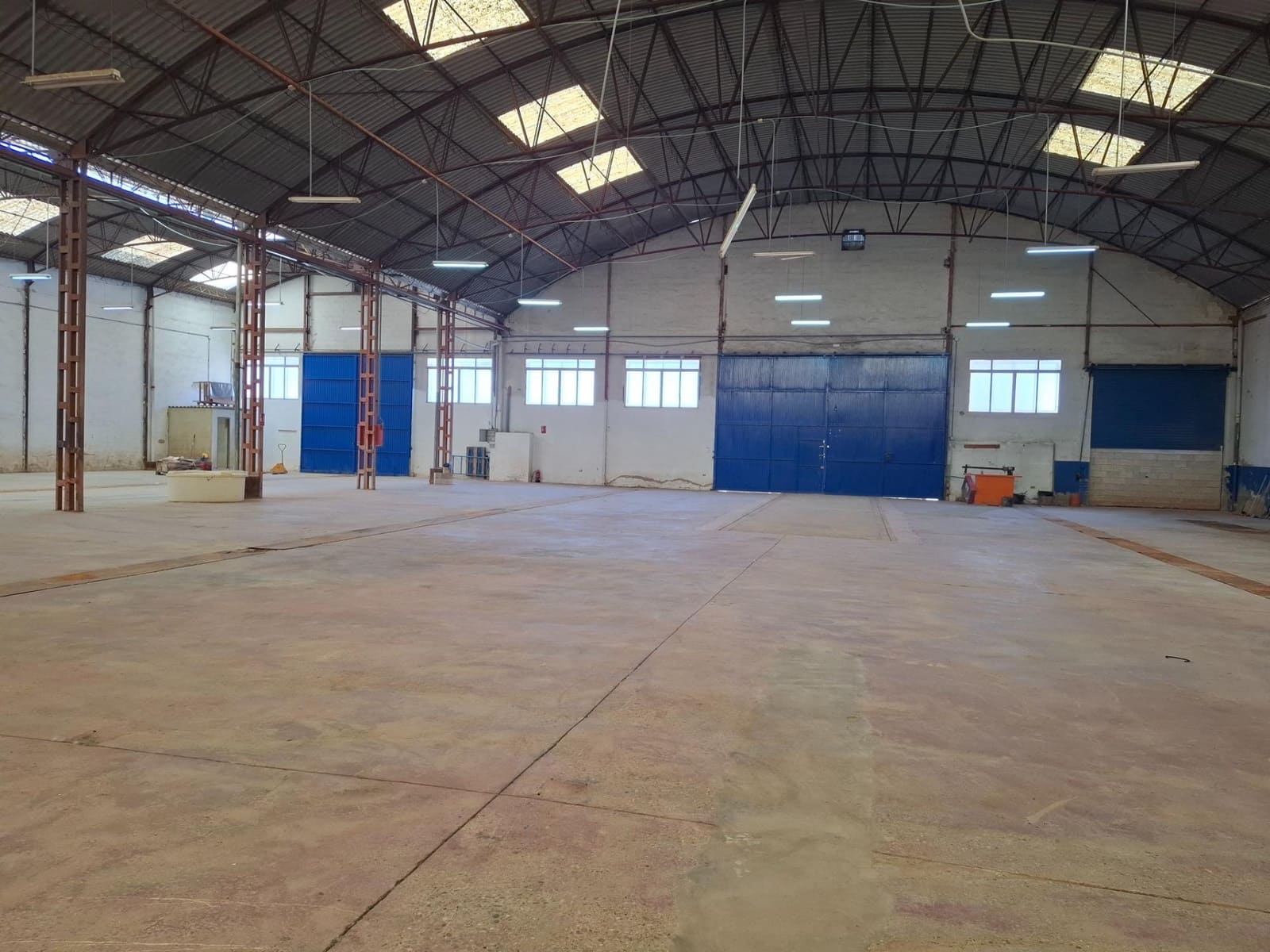 Business for sale in Algemesi - € 550,000 (Ref: 10017530)