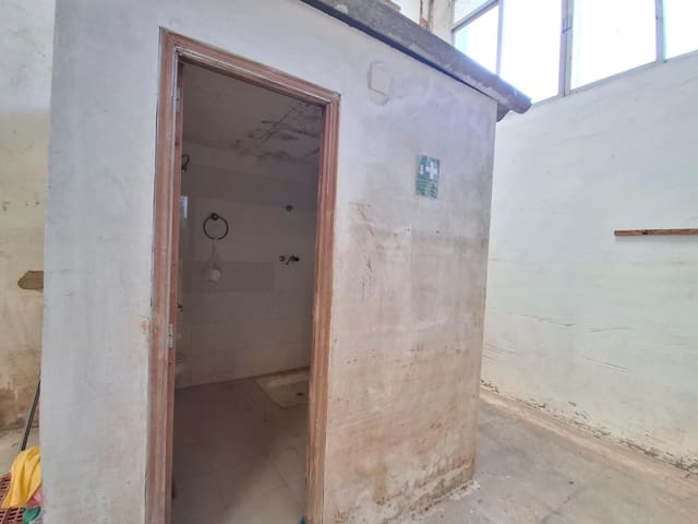 Business for sale in Algemesí - € 550,000 (Ref: 10017530)