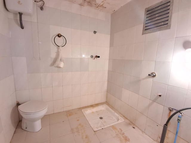 Business for sale in Algemesí - € 550,000 (Ref: 10017530)
