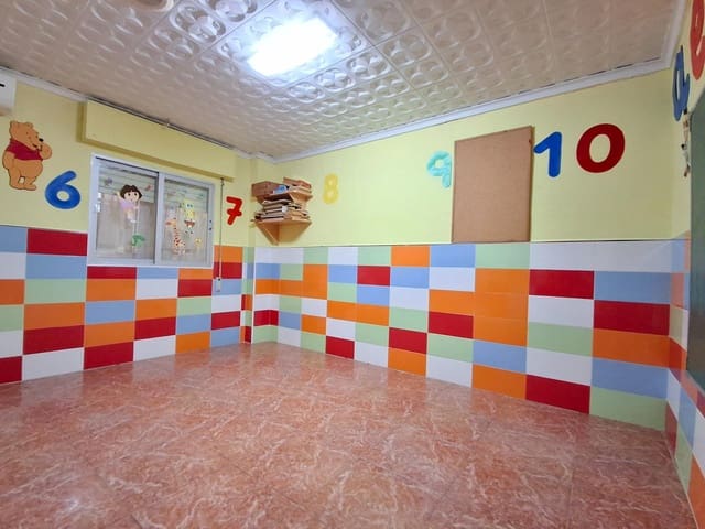 Casa em Banda para venda em Alzira - 200 000 € (Ref: 10035396)