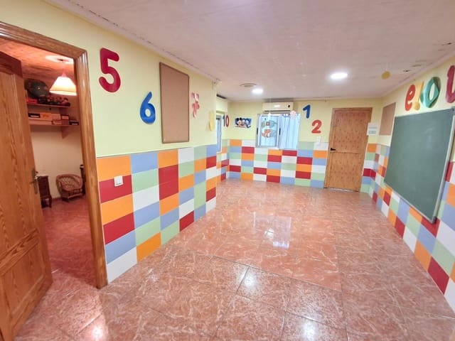 Casa em Banda para venda em Alzira - 200 000 € (Ref: 10035396)