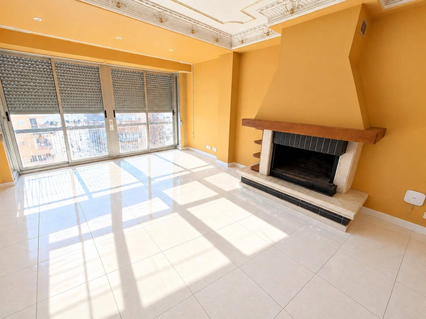 5 bedroom Flat for sale in Alzira - € 210,000 (Ref: 10055294)