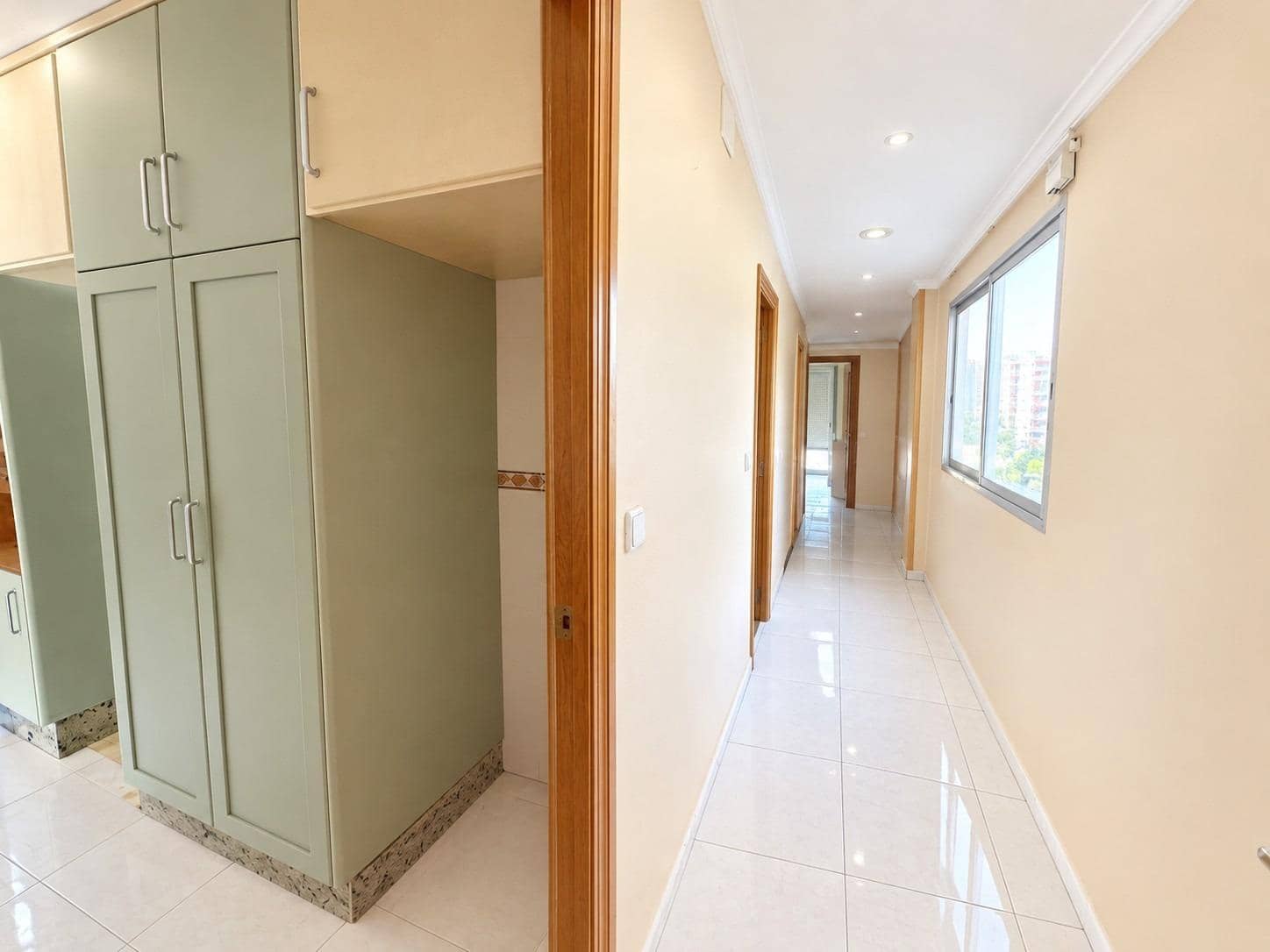 5 bedroom Flat for sale in Alzira - € 210,000 (Ref: 10055294)