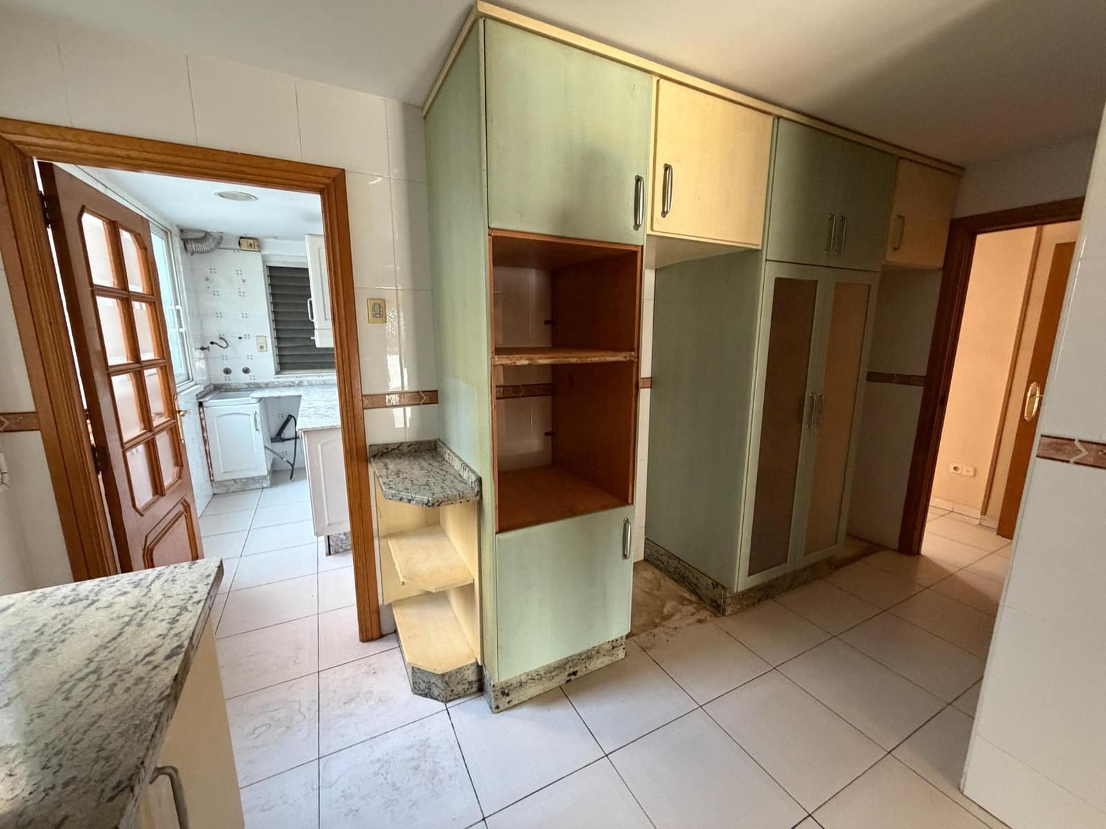 5 bedroom Flat for sale in Alzira - € 210,000 (Ref: 10055294)