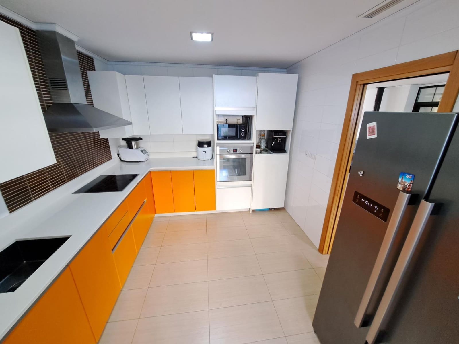 4 soveværelse Rækkehus til salg i Alzira med swimmingpool garage - € 390.000 (Ref: 10078392)