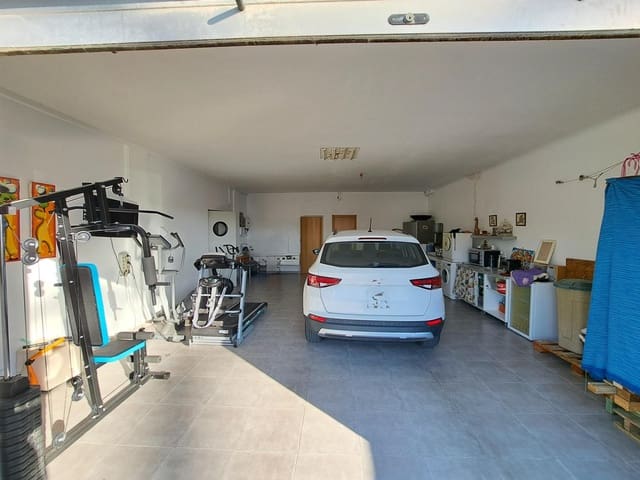 4 soverom Rekkehus til salgs i Alzira med svømmebasseng garasje - € 390 000 (Ref: 10078392)