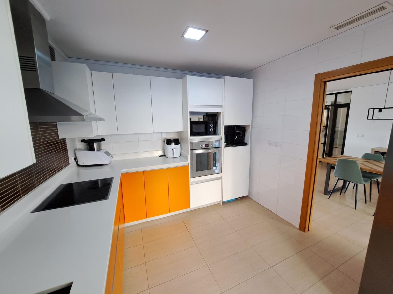 4 soveværelse Rækkehus til salg i Alzira med swimmingpool garage - € 390.000 (Ref: 10078392)