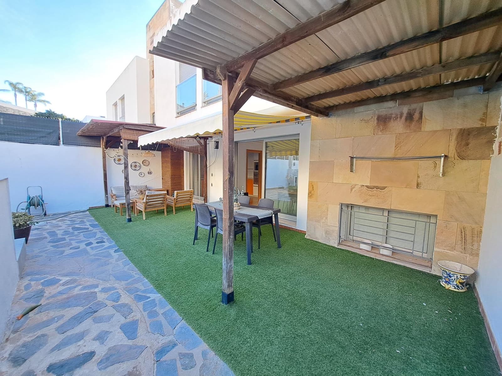 4 soveværelse Rækkehus til salg i Alzira med swimmingpool garage - € 390.000 (Ref: 10078392)