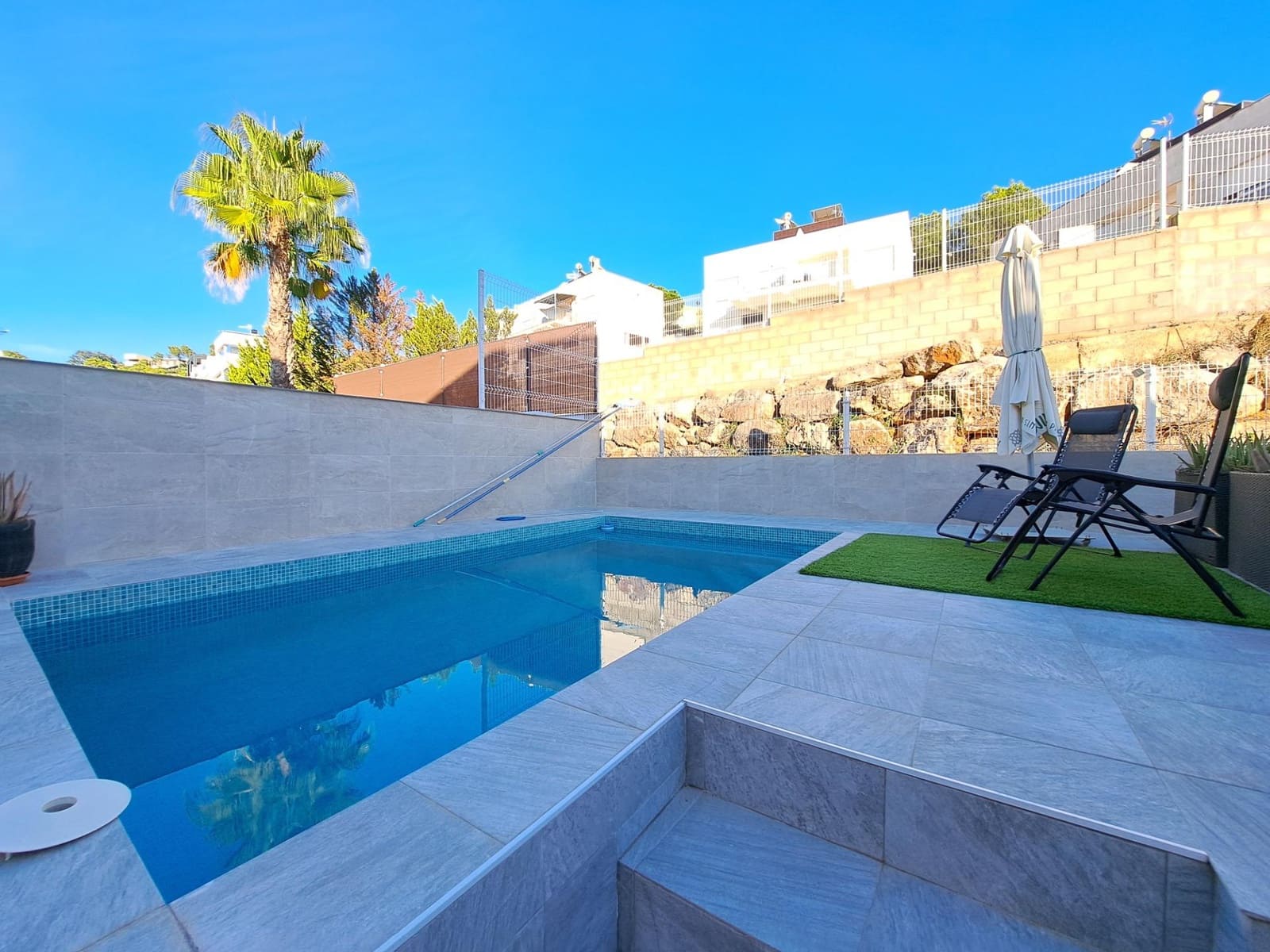 4 bedroom Terraced Villa for sale in Alzira with pool garage - € 390,000 (Ref: 10078392)