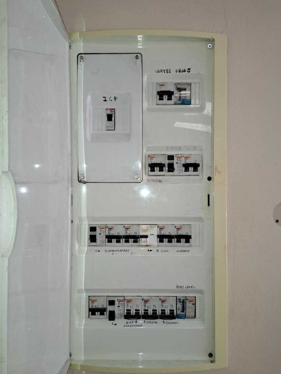 Commercial for rent in Alzira - € 700 (Ref: 10094684)