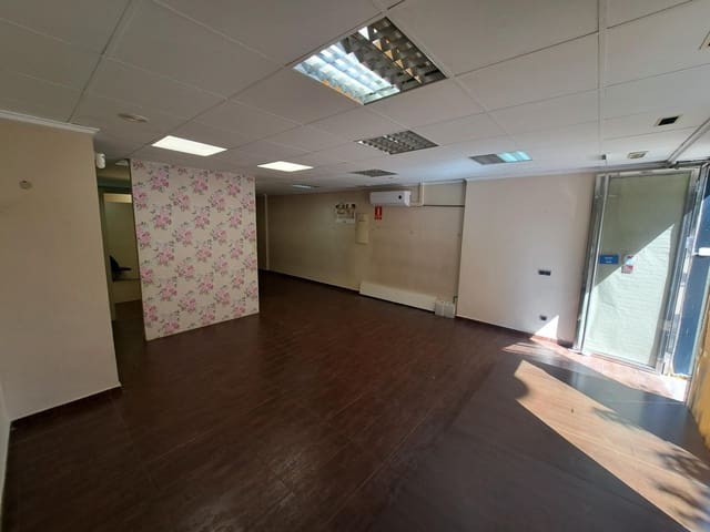 Comercial para arrendar em Alzira - 700 € (Ref: 10094684)