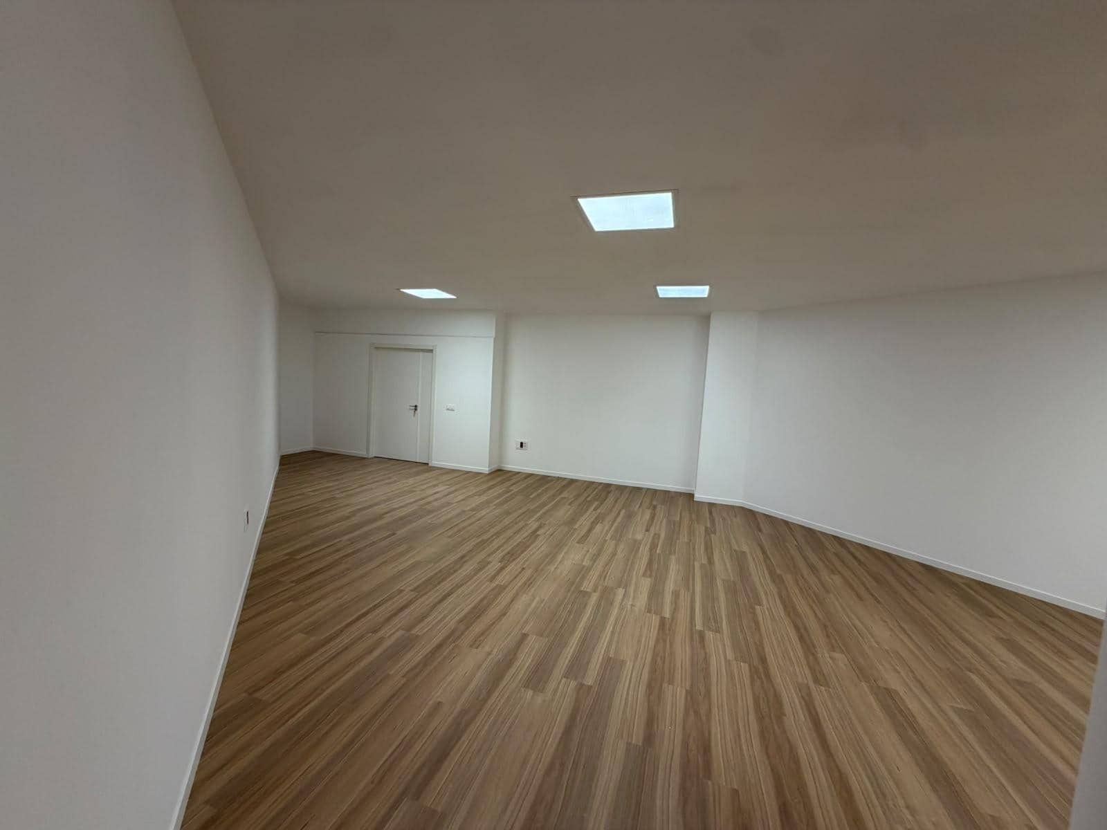 Commerciale da affittare in Alzira - 2.200 € (Rif: 10100456)