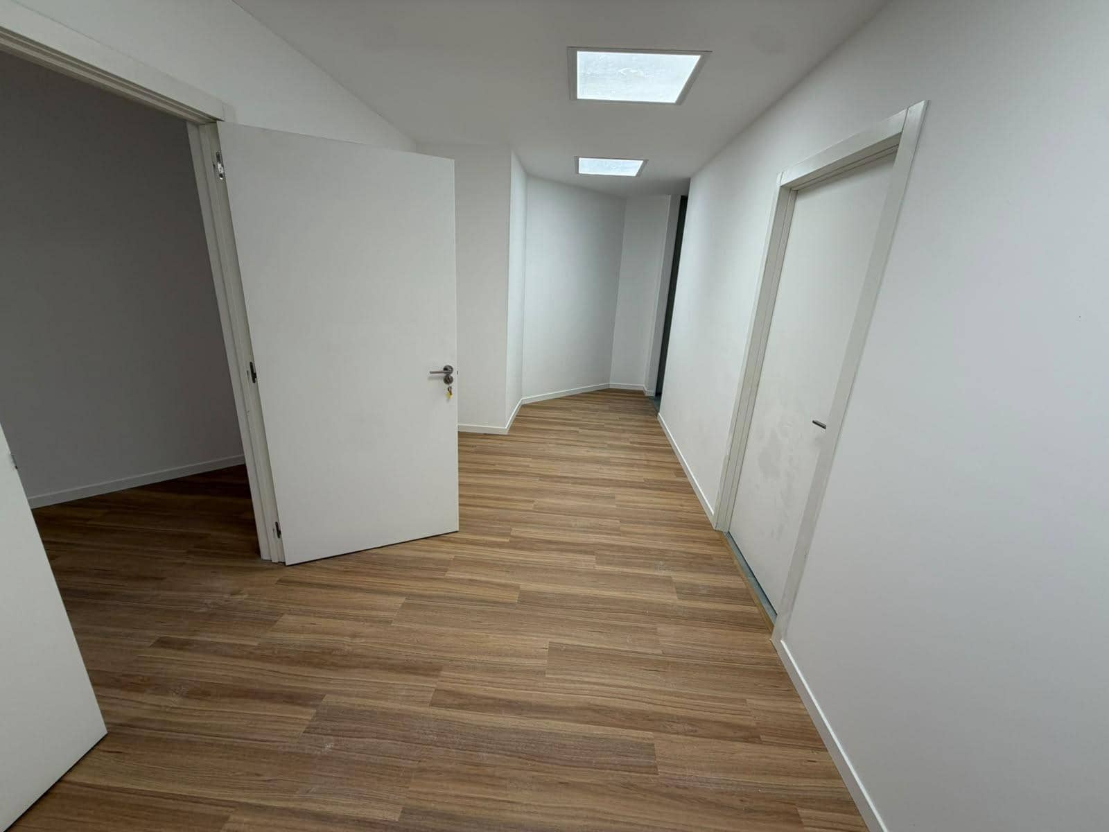 Commerciale da affittare in Alzira - 2.200 € (Rif: 10100456)