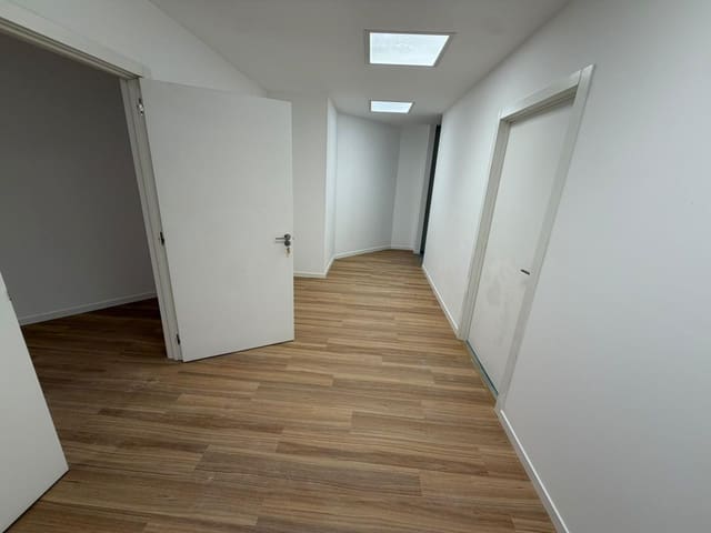 Commerciale da affittare in Alzira - 2.200 € (Rif: 10100456)