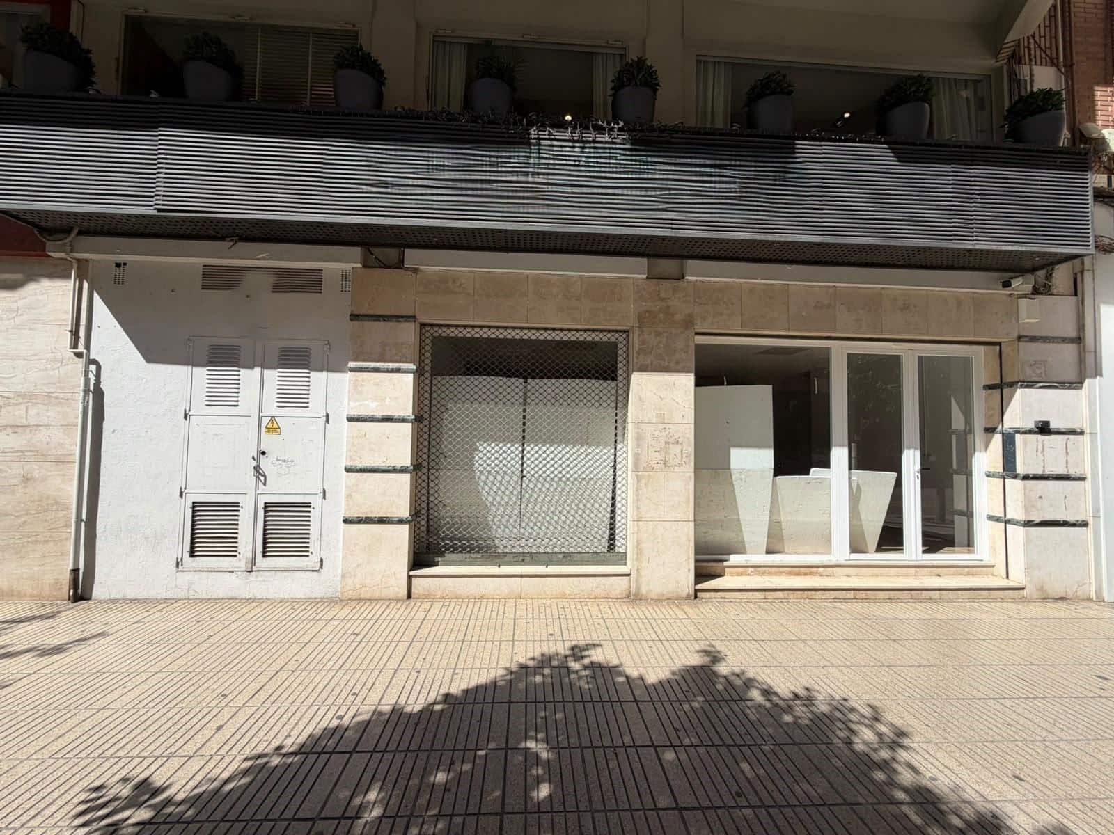 Commerciale da affittare in Alzira - 2.200 € (Rif: 10100456)