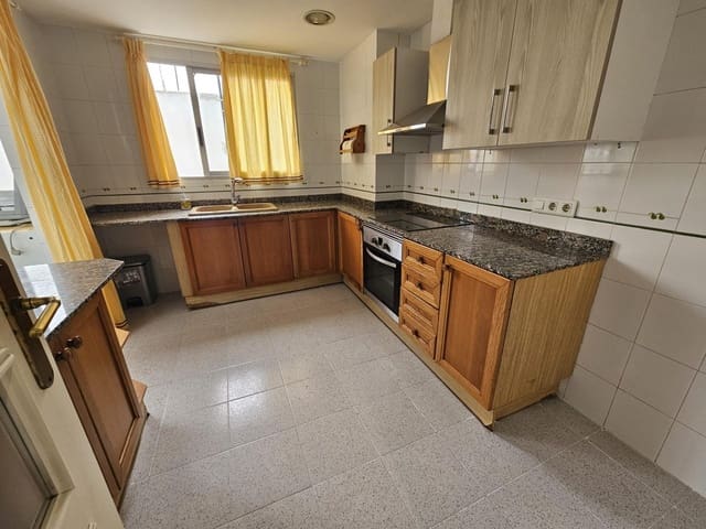 3 makuuhuone Asunto myytävänä paikassa Alzira - 163 000 € (Ref: 10100457)