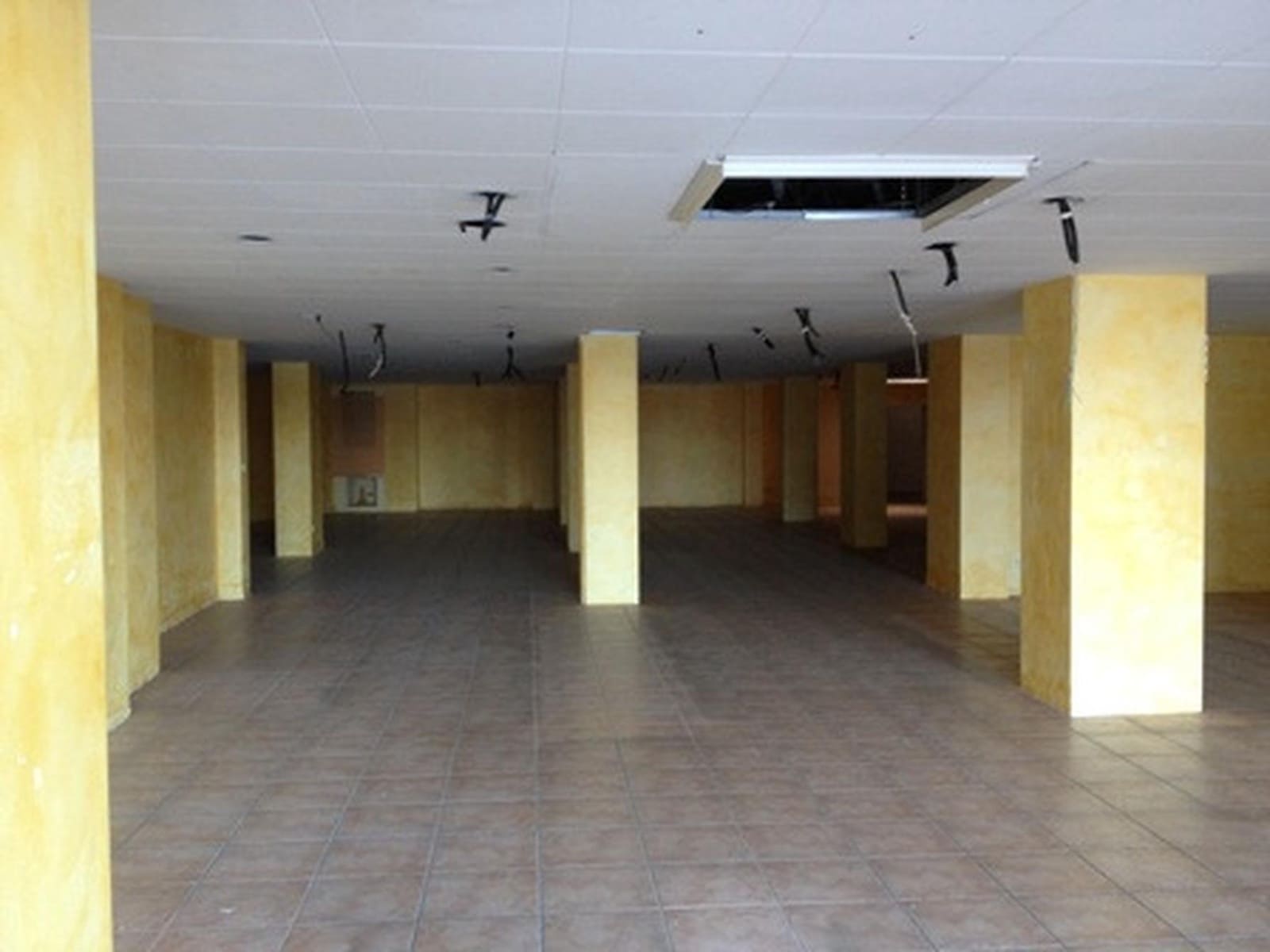 Local Commercial à vendre à Alzira - 377 000 € (Ref: 10102626)