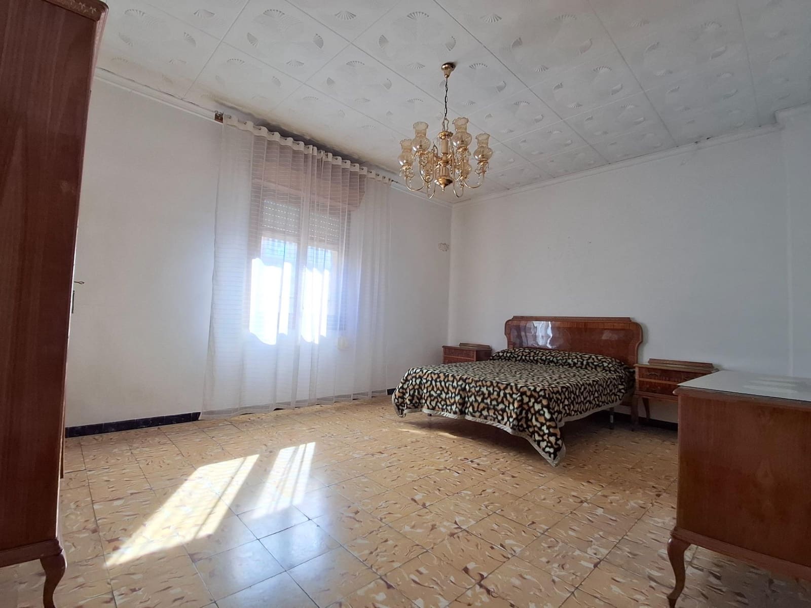 4 bedroom Townhouse for sale in Alzira - € 200,000 (Ref: 10120213)