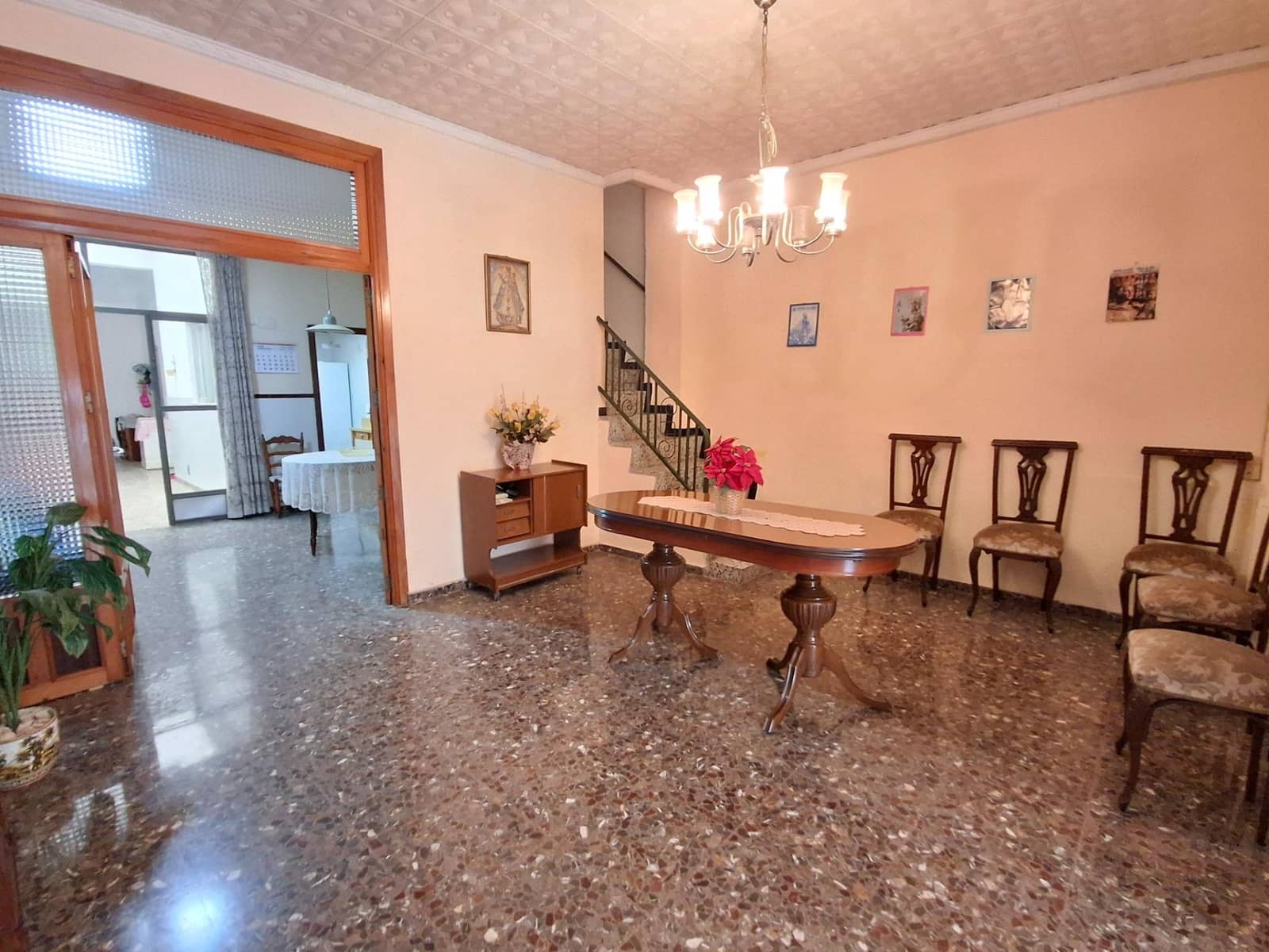 4 bedroom Townhouse for sale in Alzira - € 200,000 (Ref: 10120213)