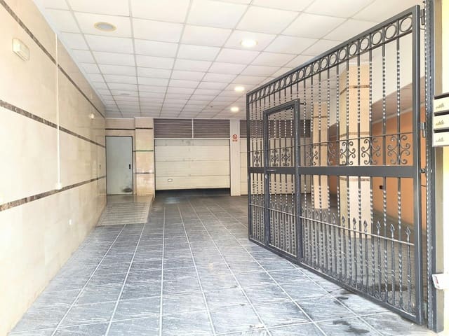 Garage te koop in Carcaixent - € 18.000 (Ref: 10129500)