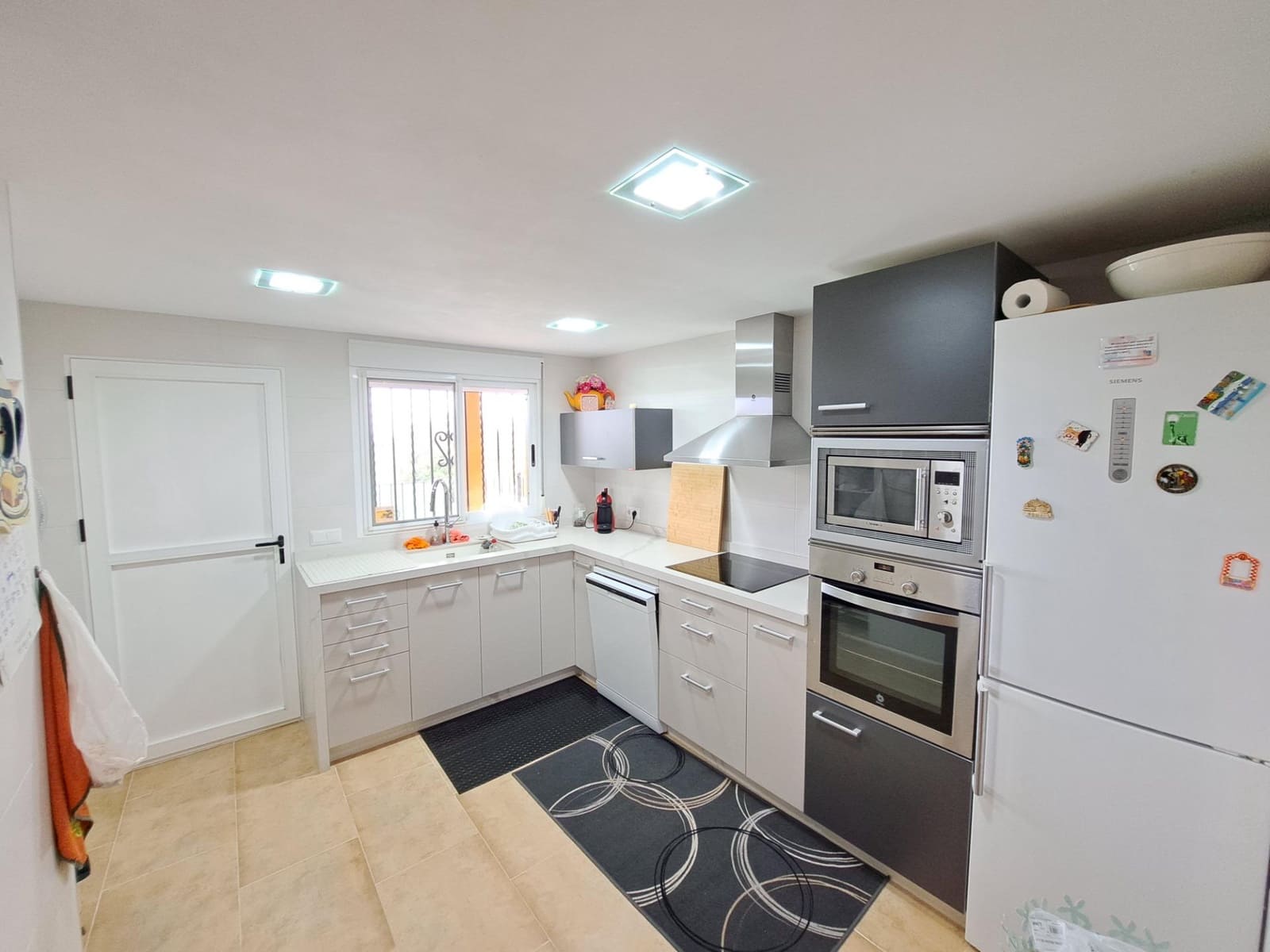 5 slaapkamer Flat te koop in Alzira met zwembad - € 425.000 (Ref: 10147142)