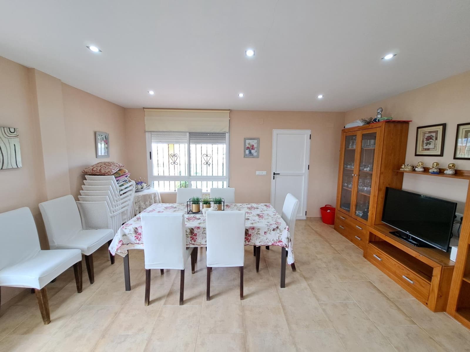 5 slaapkamer Flat te koop in Alzira met zwembad - € 425.000 (Ref: 10147142)
