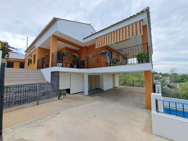 5 makuuhuone Asunto myytävänä paikassa Alzira mukana uima-altaan - 425 000 € (Ref: 10147142)